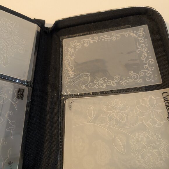 Cuttlebug Embossing Folders -- lot - Picture 4 of 5